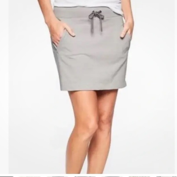 Athleta Sz XS Modern Metro Striped Skort Gray White Nylon Polyester A-Line - Picture 2 of 8